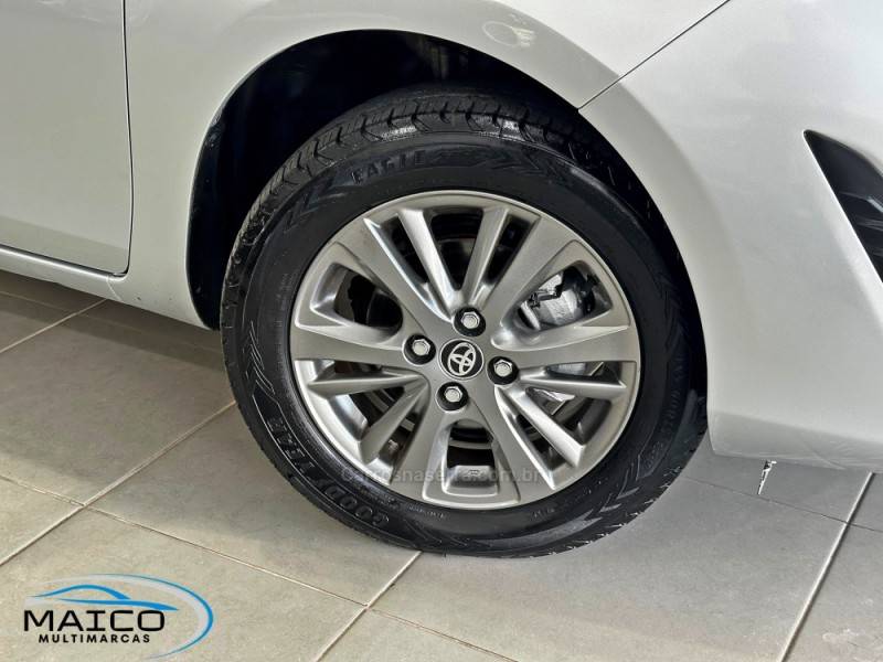 TOYOTA - YARIS - 2020/2021 - Prata - R$ 85.900,00