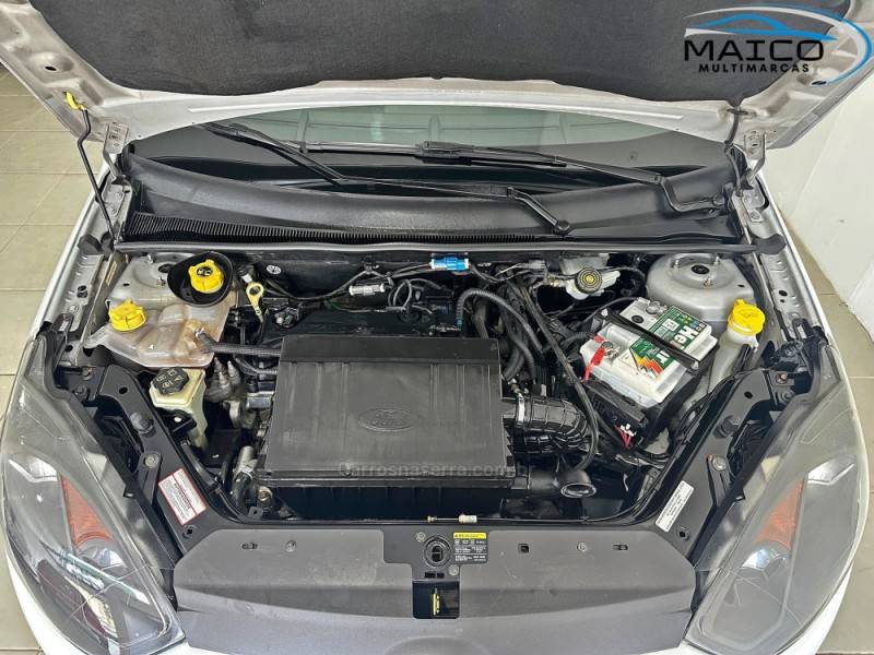 FORD - FIESTA - 2011/2012 - Branca - R$ 38.900,00
